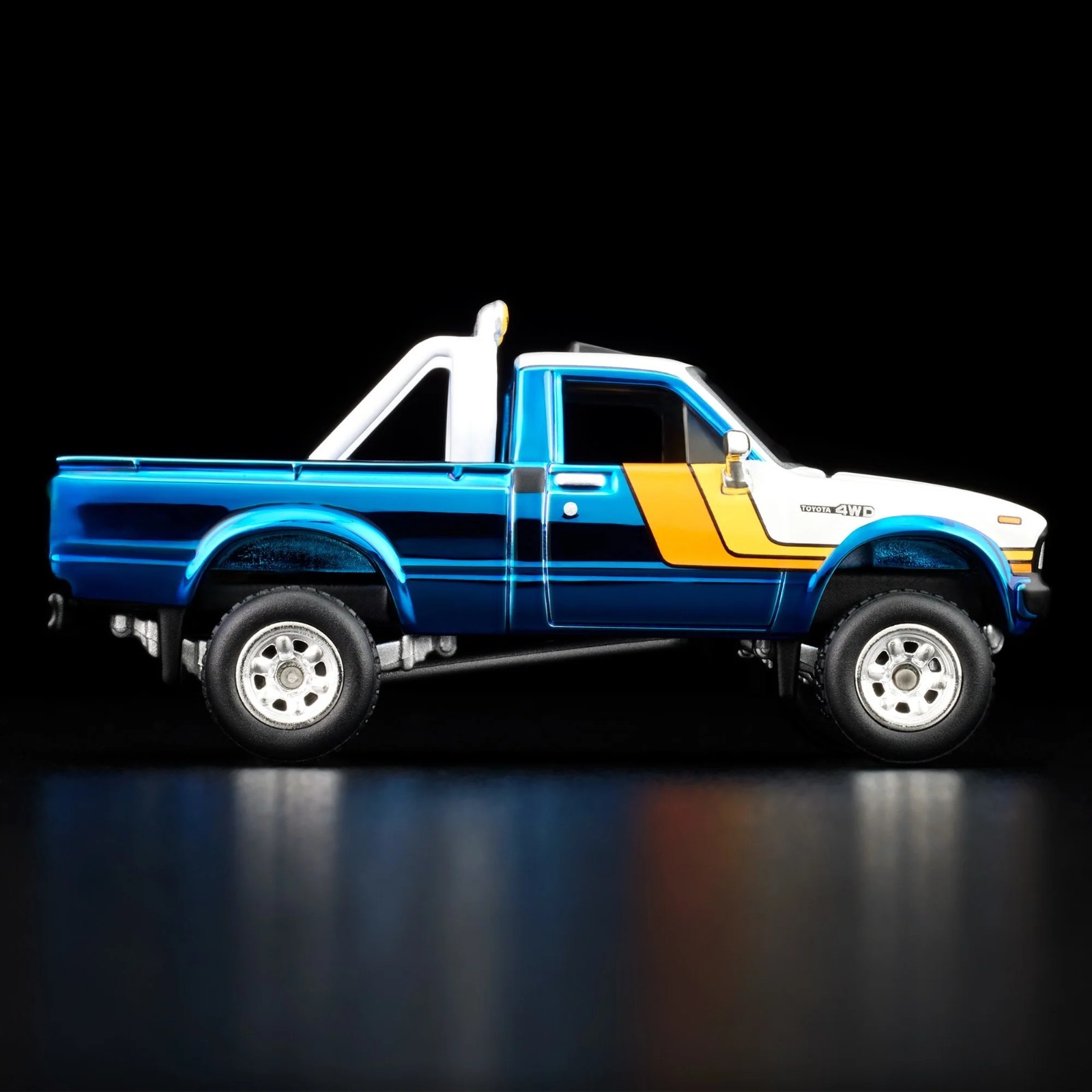 Toyota SR5 2025 Hot Wheels RLC '81 4x4 Spectraflame azul hielo JCP20 SELLADO- - Image 4