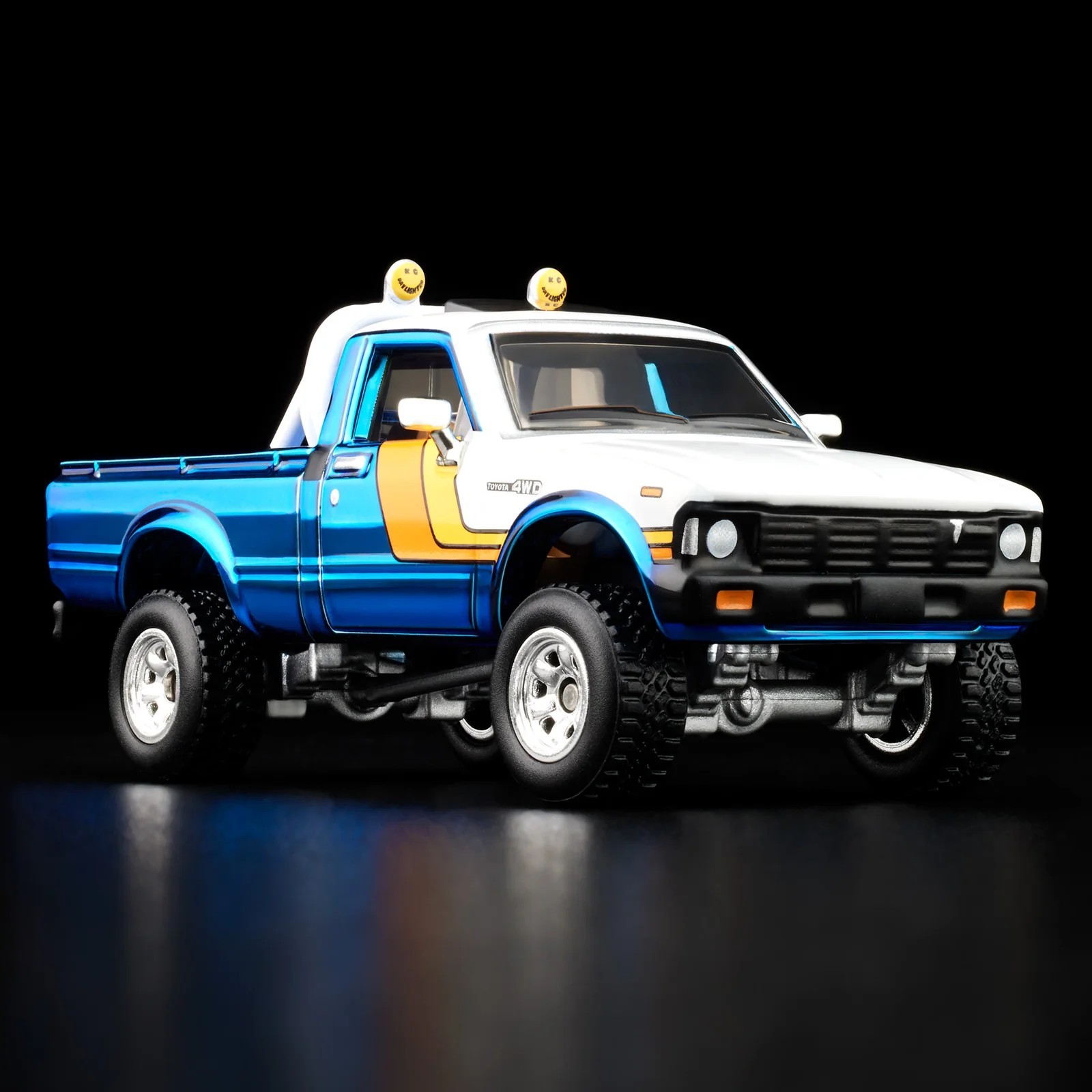 Toyota SR5 81 4x4 Spectraflame Ice Blue (JCP20) exclusivo de Mattel Hot Wheels RLC (JCP20)-