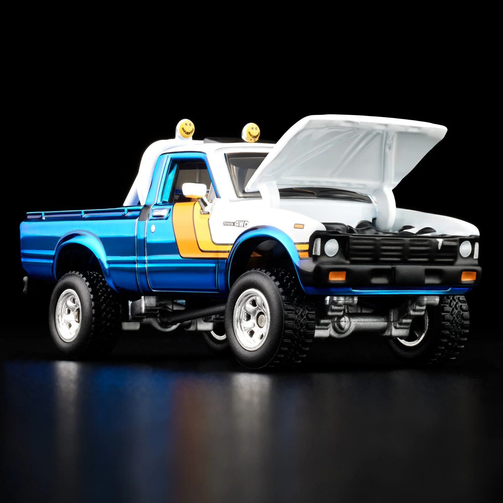 Toyota SR5 81 1/64 RLC exclusivo 4x4 azul- - Image 5