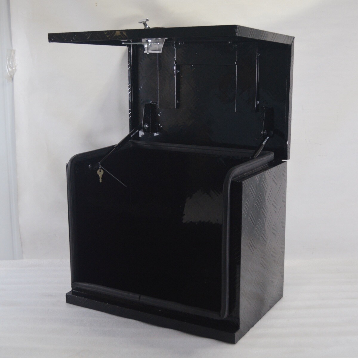 24" x 19" x 15" Black Aluminium Toolbox Caravan Ute Generator Fridge Tool Box - Image 5