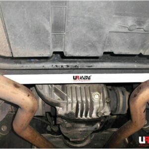 Barra inferior trasera Ultra Racing para BMW E53 (X5) 1999-2006 4,4 4x4 (2 puntos)-