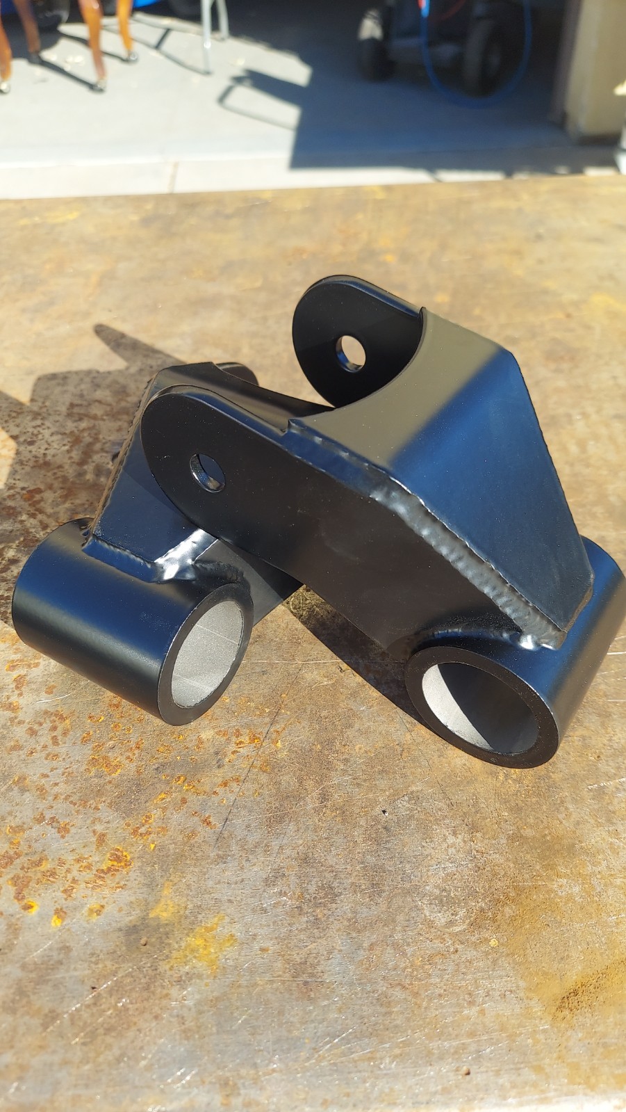 Grilletes traseros OEM de alta resistencia – Silverado & Sierra 1500 (1999–2018)-