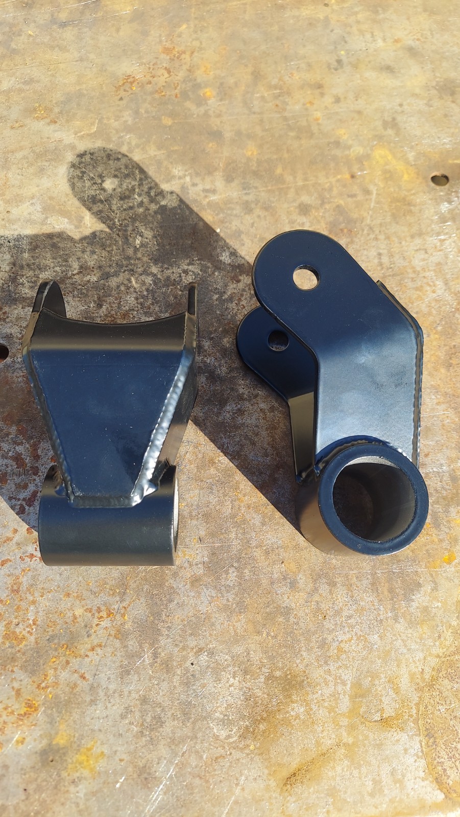 Grilletes traseros OEM de alta resistencia – Silverado & Sierra 1500 (1999–2018)- - Image 4