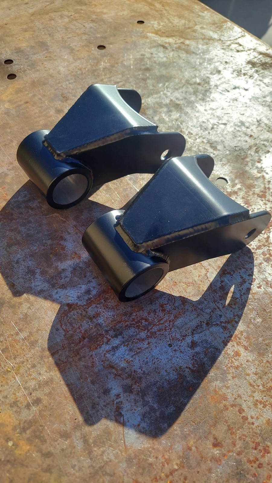 Grilletes traseros OEM de alta resistencia – Silverado & Sierra 1500 (1999–2018)- - Image 5