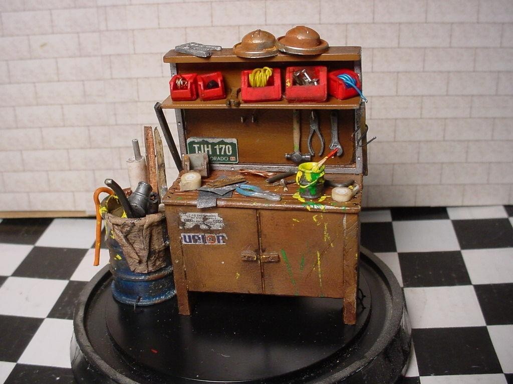 1/25 Resin Workbench For Model Car Garage Diorama Junkyard