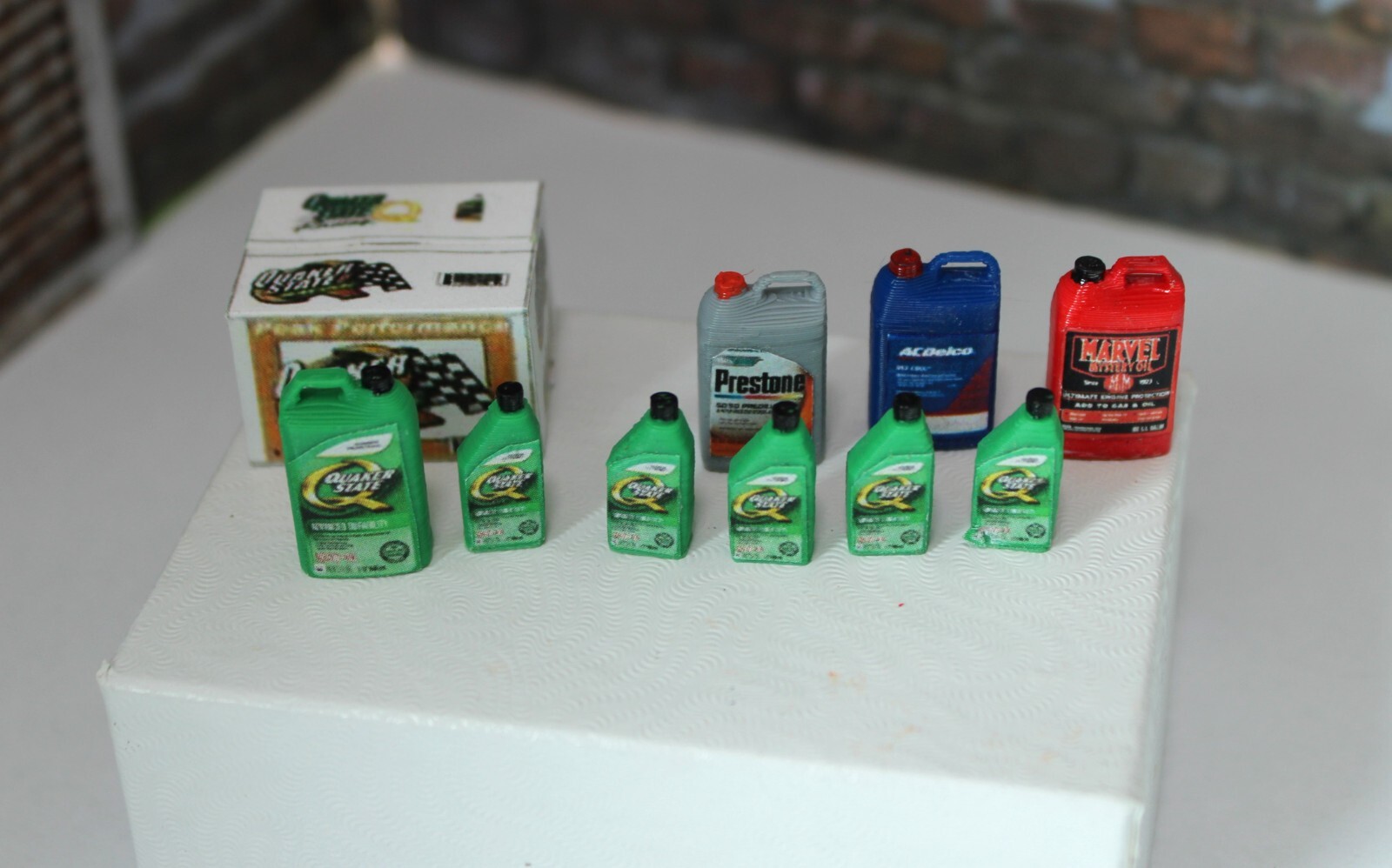 1/18 or 1/24; USelect Quaker State oil products Diorama, shop, Garage; 10 items - Image 4