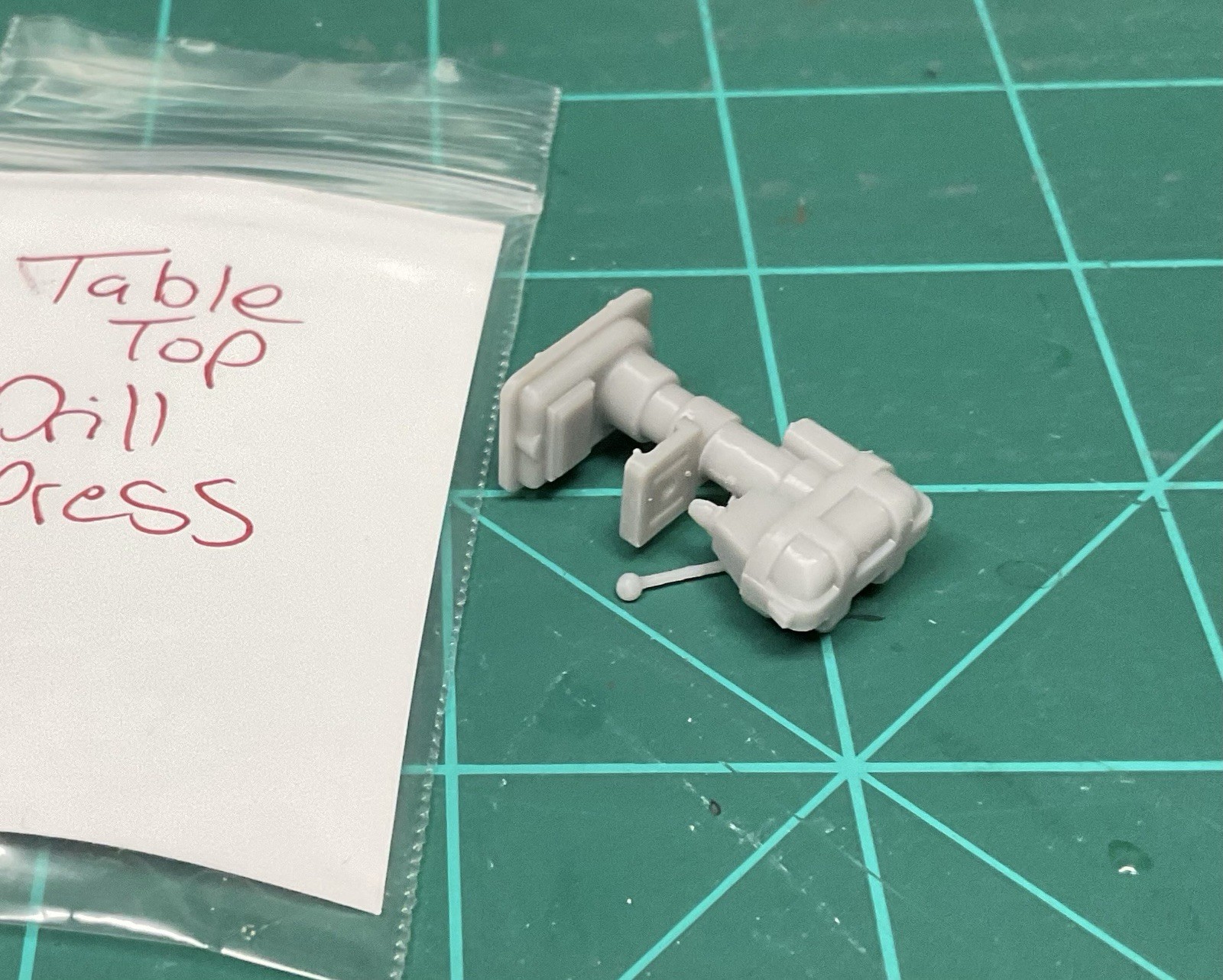 1/25 Scale Table Top Drill Press - High-Detail Resin 3D Printed Shop Diorama - Image 3