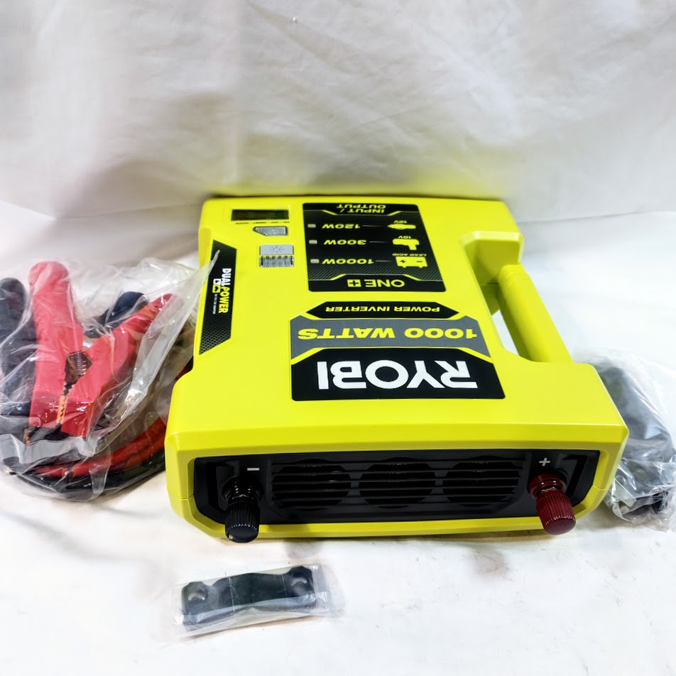 Inversor de potencia automotriz Ryobi ONE+ 18V 1000 vatios máximo 12 voltios (RYi1030A)-