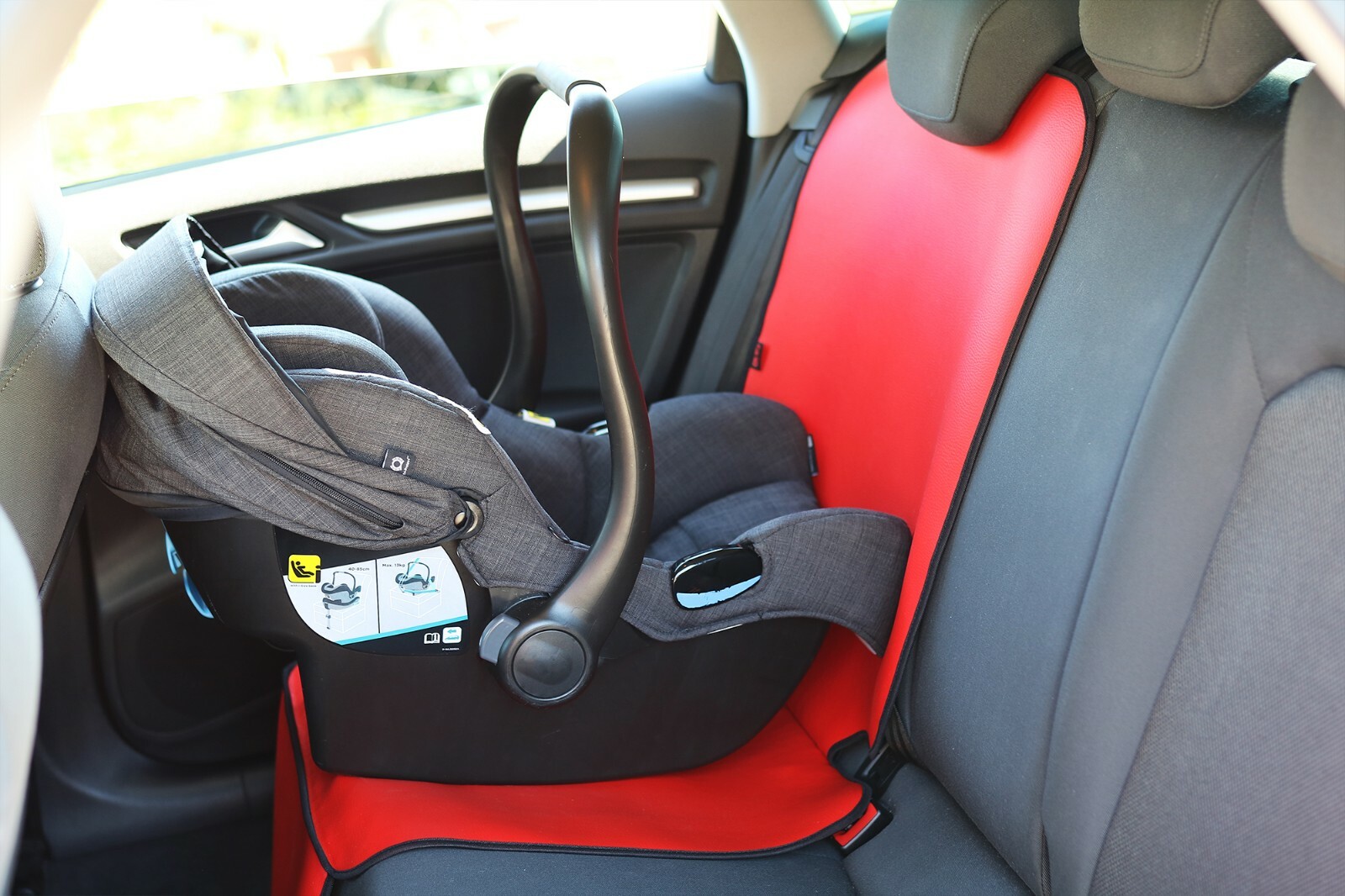 Funda de cuero artificial debajo del asiento infantil protector de asiento de coche de bebé- - Image 5