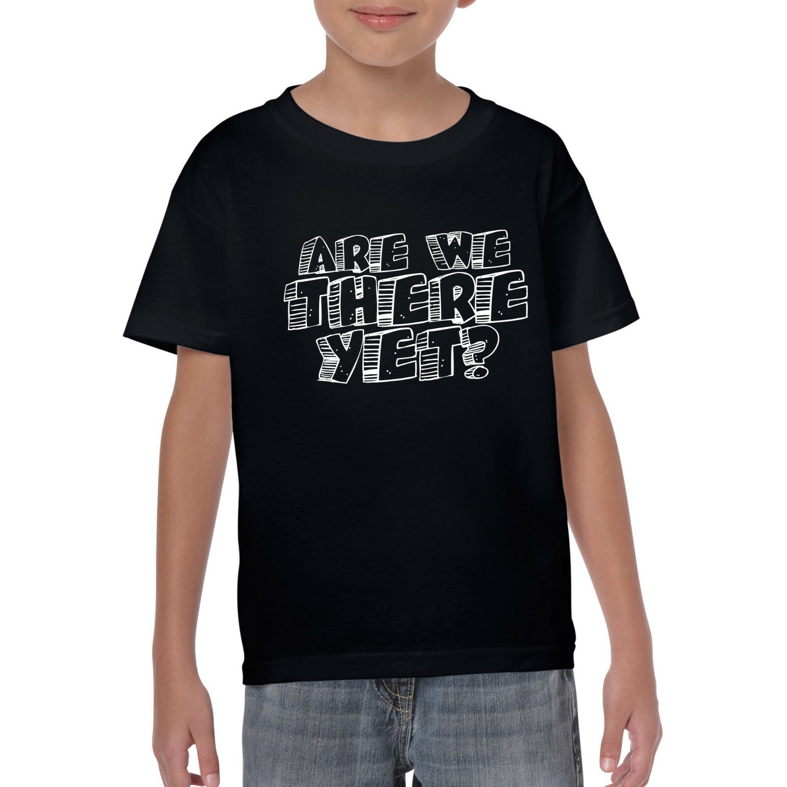 Are We There Yet - Humor Viaje por carretera Viaje Vacaciones Niño Coche Avión Juvenil Camiseta- - Image 3