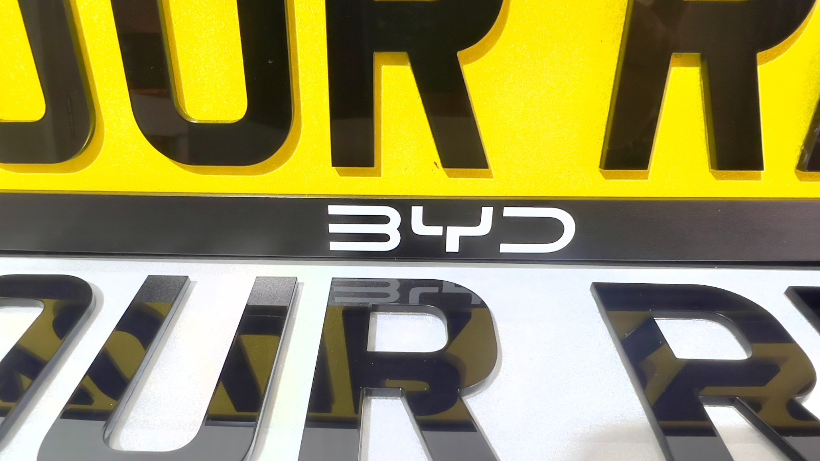2x BYD soporte matrícula coche marco envolvente *AUTÉNTICO*- - Image 2
