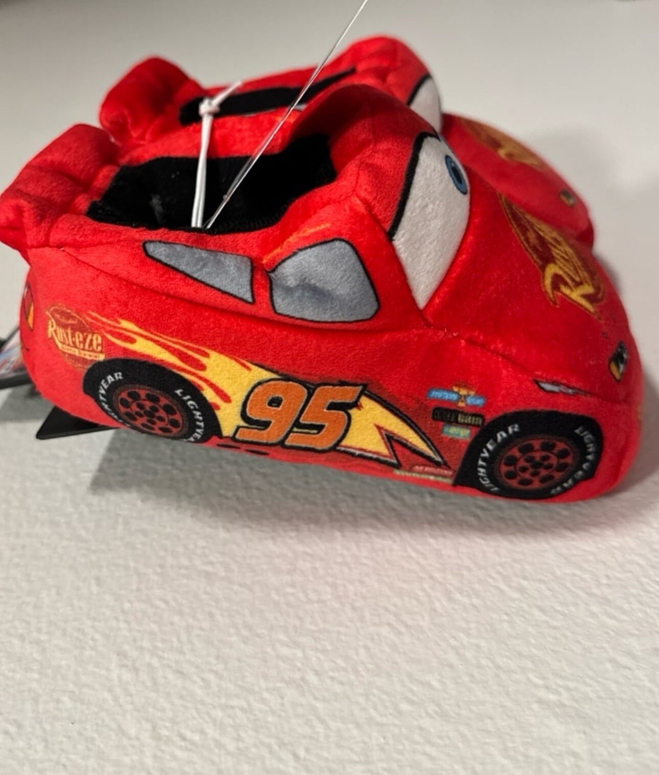Disney Pixar Cars Niños Rayo McQueen Peluche Casa Zapatos Sin Cordones talla 7/8- - Image 3