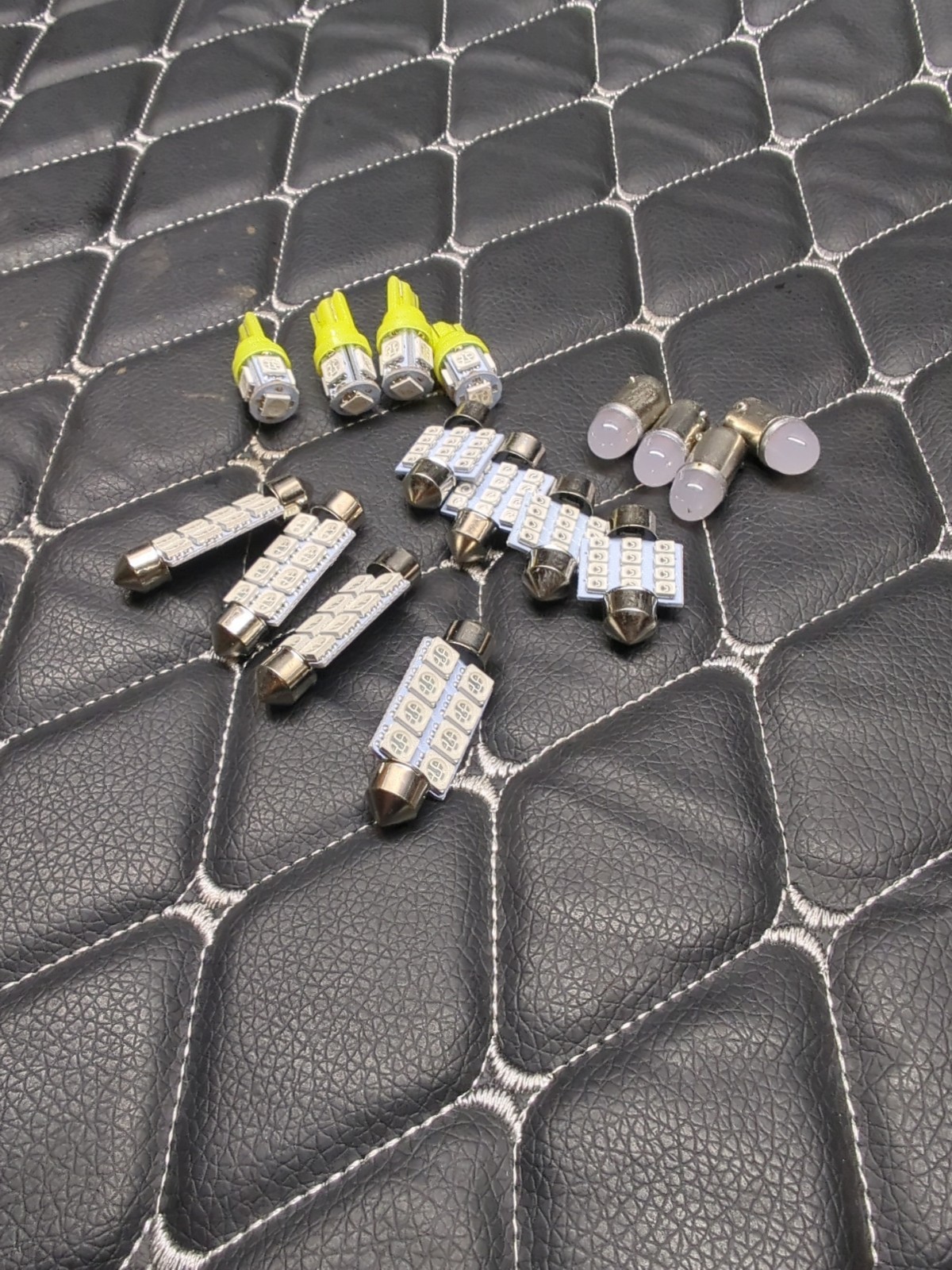Bombillas de repuesto para luces interiores LED automotrices 16 piezas T10 LED-