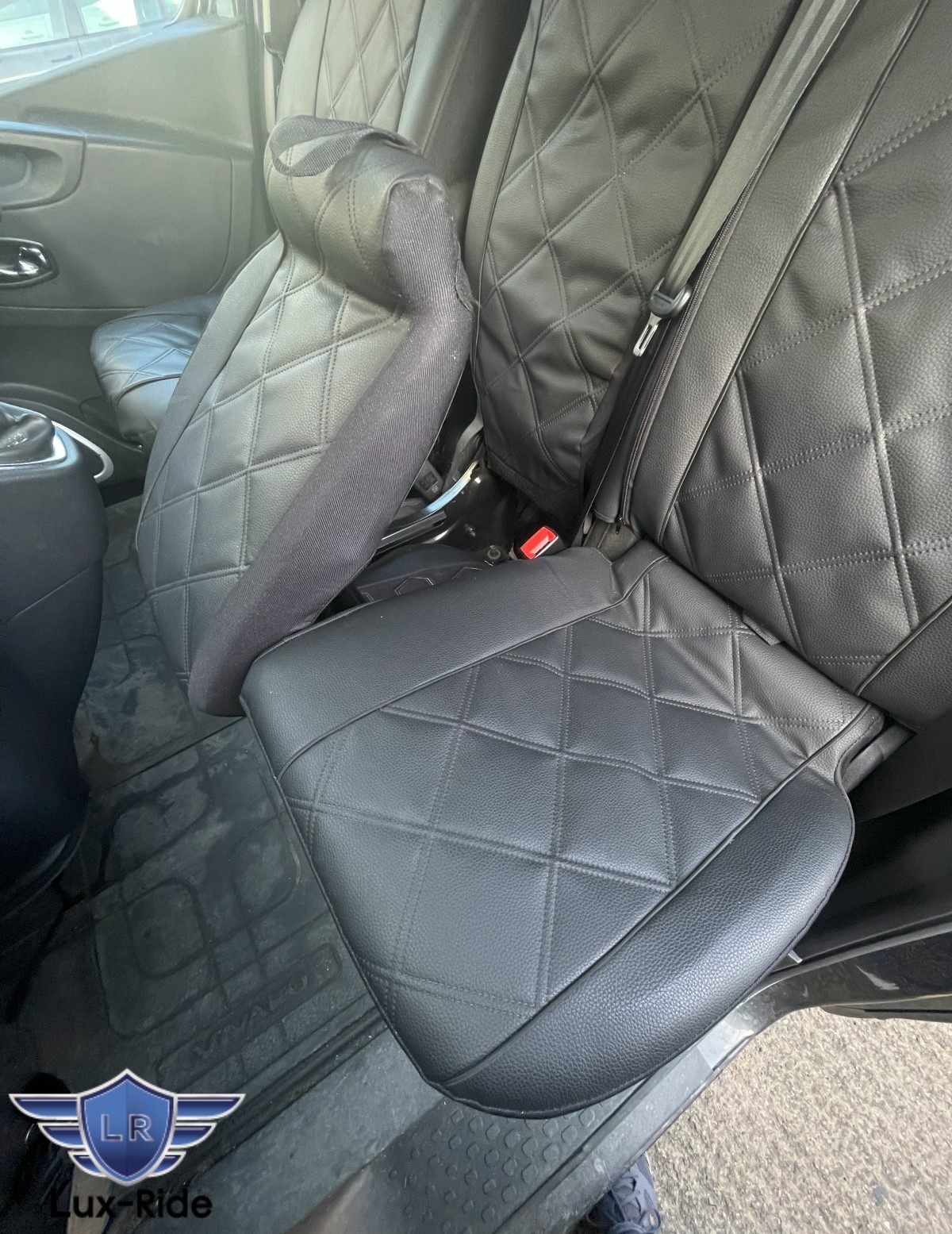 FUNDAS DE ASIENTO A MEDIDA PARA NISSAN INTERSTAR 2024 - 2025 ARTE EN RELIEVE. CUERO- - Image 3