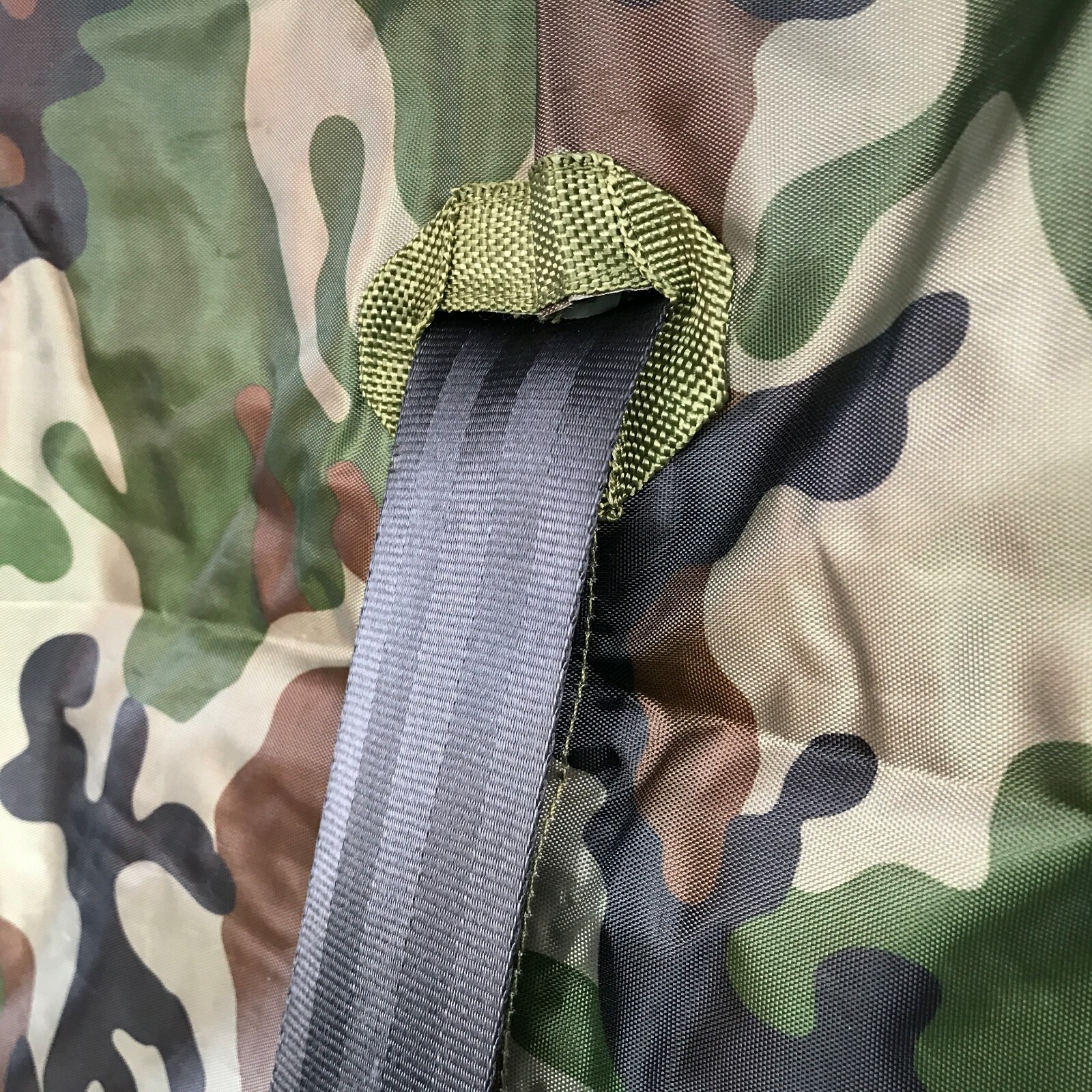 Funda de asiento de furgoneta Shield Autocare © resistente al agua verde camuflaje 2+1- - Image 5