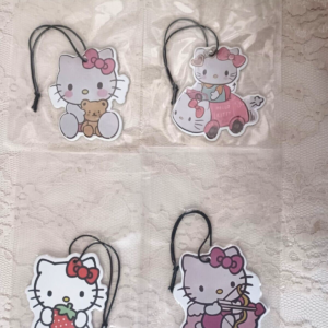 4X ~ Lindos ambientadores colgantes HELLO KITTY NUEVO EN PAQUETE: OSO DE PELUCHE, CUPIDO, BAYAS-