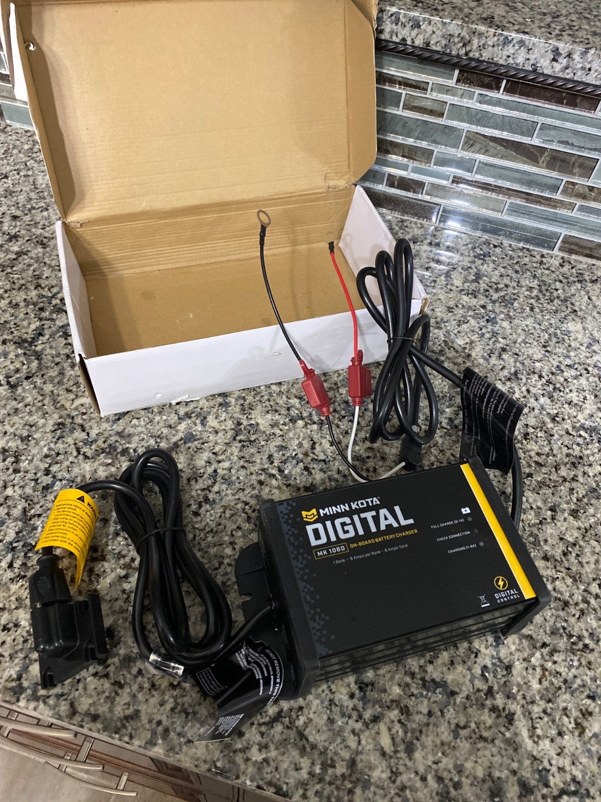 Cargador de batería marino a bordo digital Minn Kota MK1060 protege las baterías- - Image 3