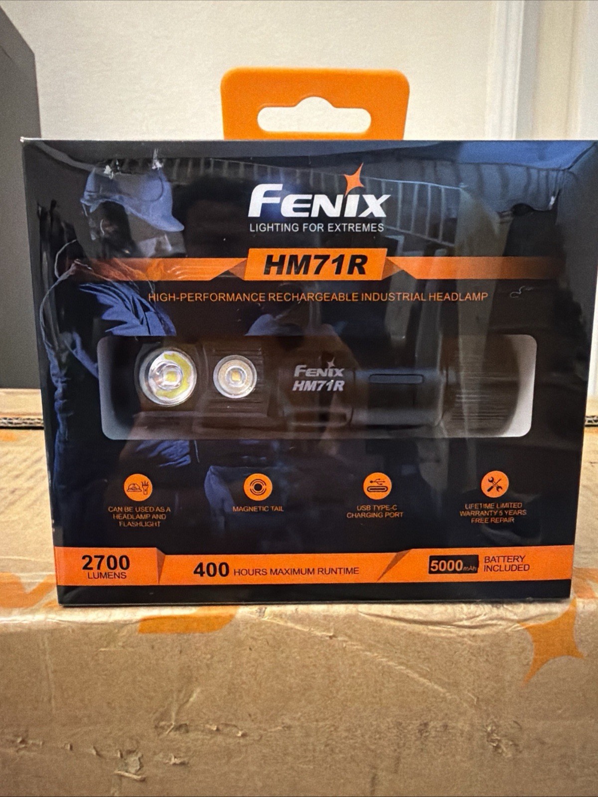 Faro recargable Fenix HM71R 2700 lúmenes USB-C-