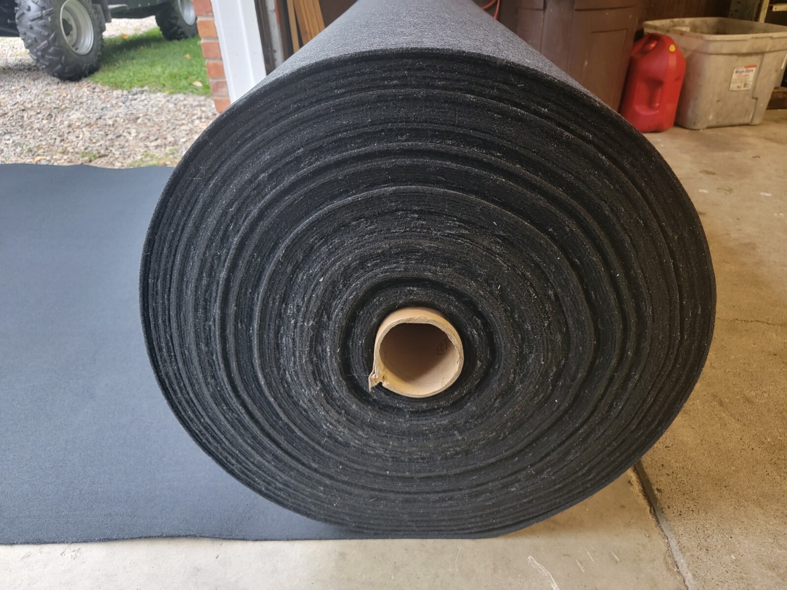 Alfombra automotriz premium negra OEM de 5 yardas con respaldo 67" x 97"- - Image 2