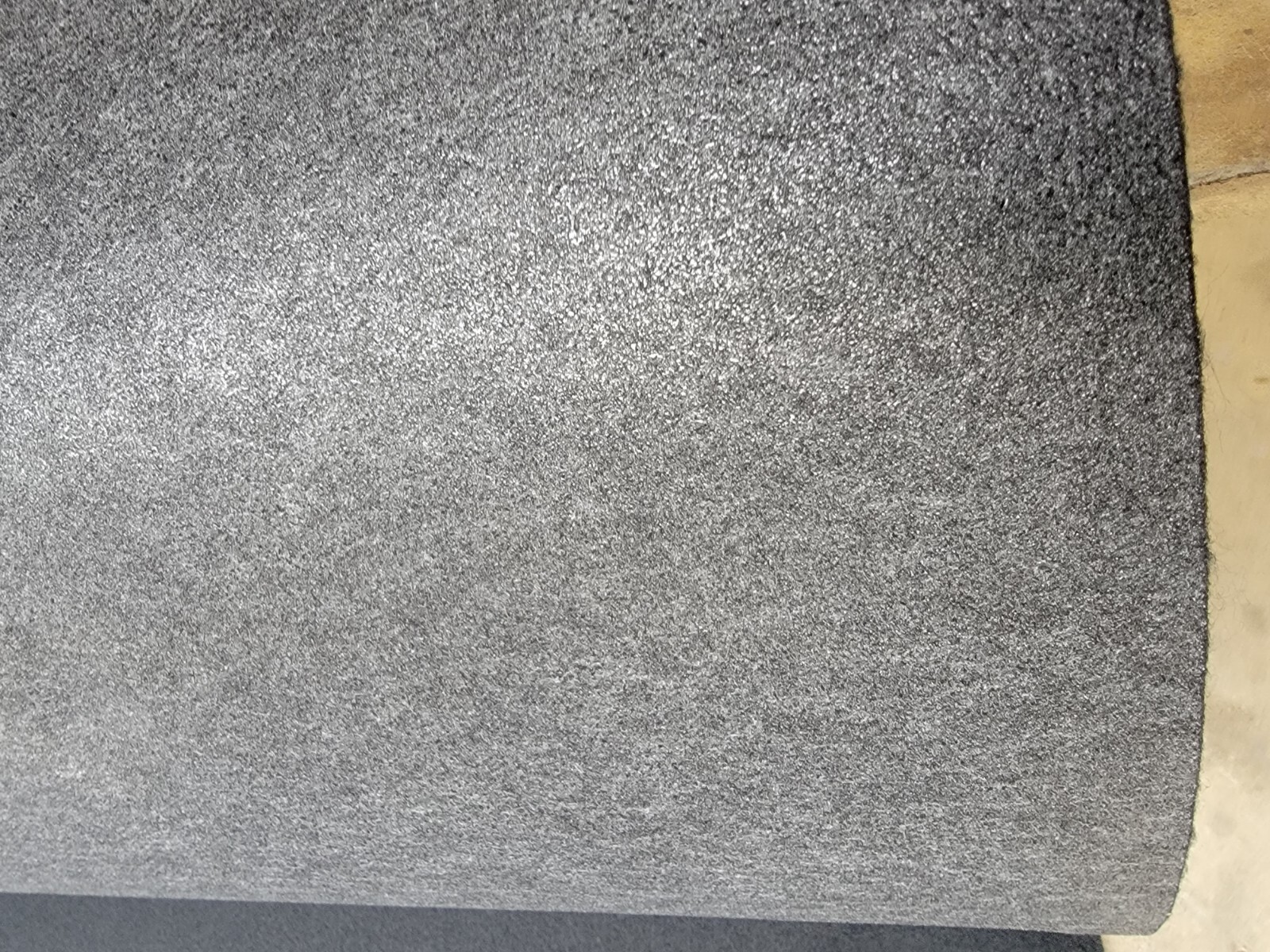 Alfombra automotriz premium negra OEM de 5 yardas con respaldo 67" x 97"- - Image 5