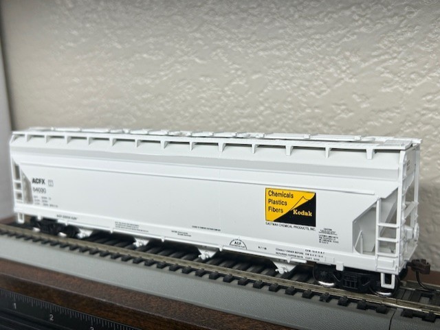 KODAK - PLÁSTICOS QUÍMICOS - ACF CENTERFLOW 4 bahías HOPPER CAR - ESCALA HO NUEVO- - Image 4