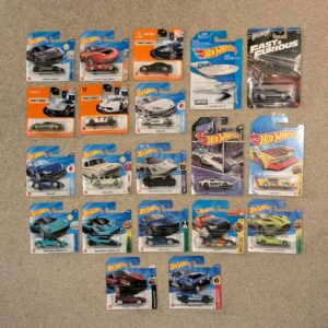 Lote a granel de 20 autos Hot Wheels y Matchbox - Ferrari Subaru Nissan Porsche Lambo-