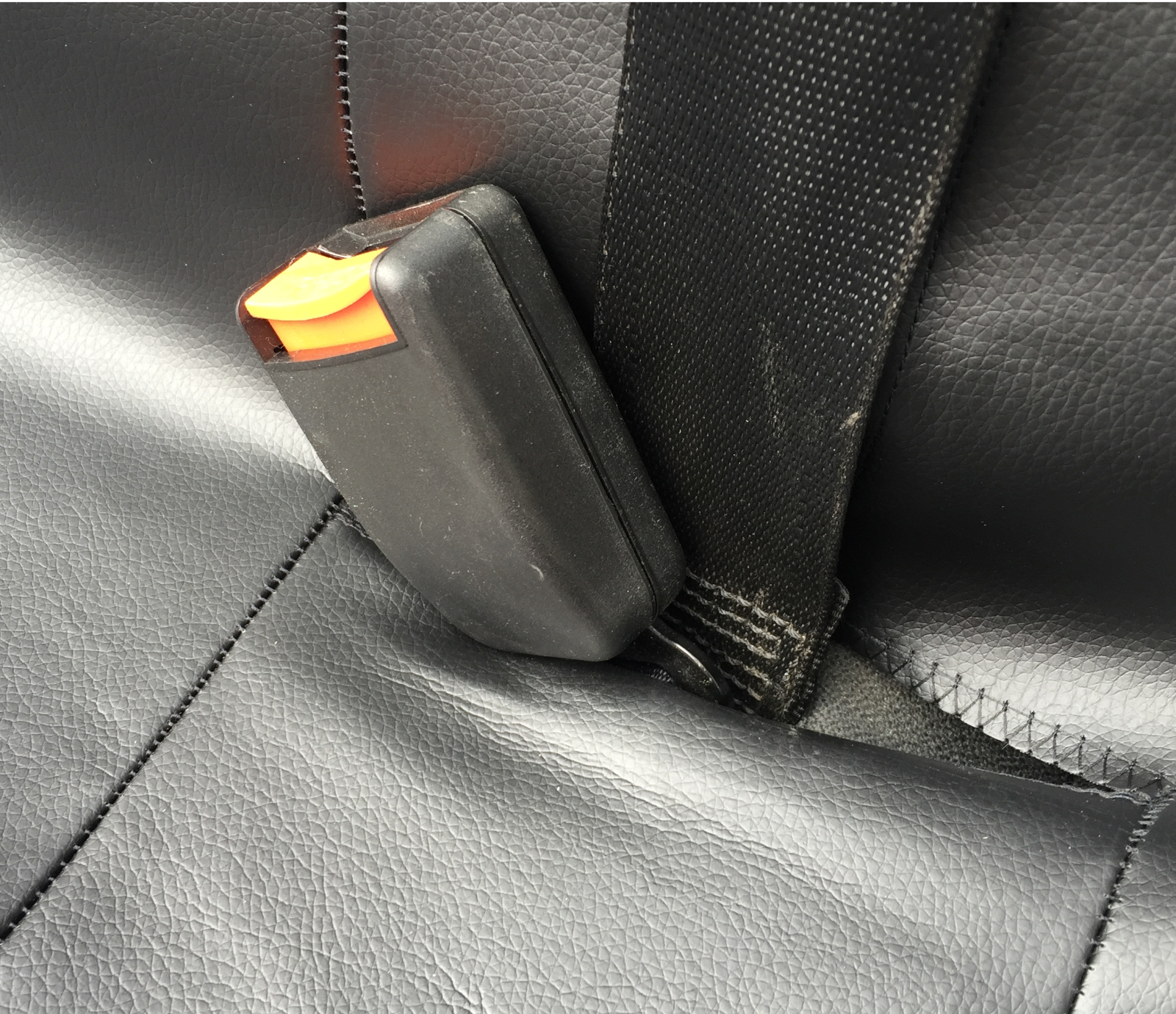 Funda de asiento de furgoneta Shield Autocare © resistente al agua con aspecto de cuero negro 2+1 - - Image 5